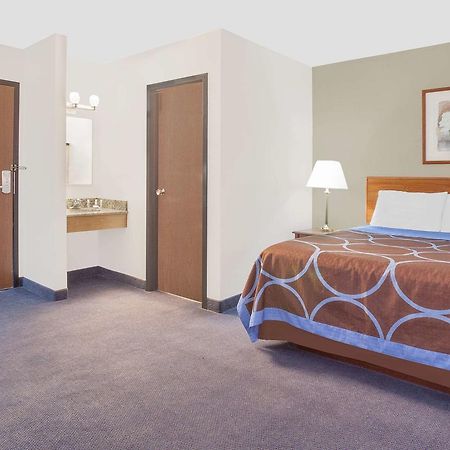 Super 8 By Wyndham Middletown Motel Exterior photo
