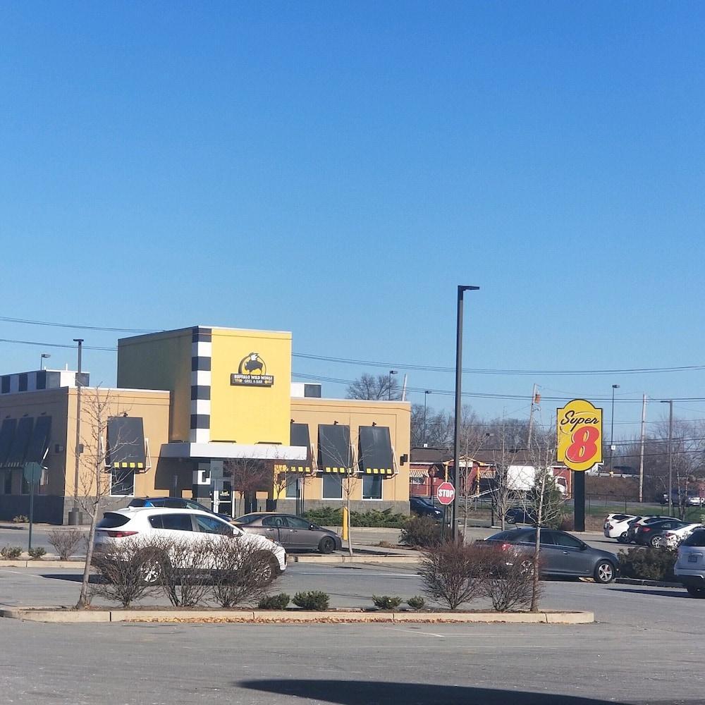 Super 8 By Wyndham Middletown Motel Exterior photo