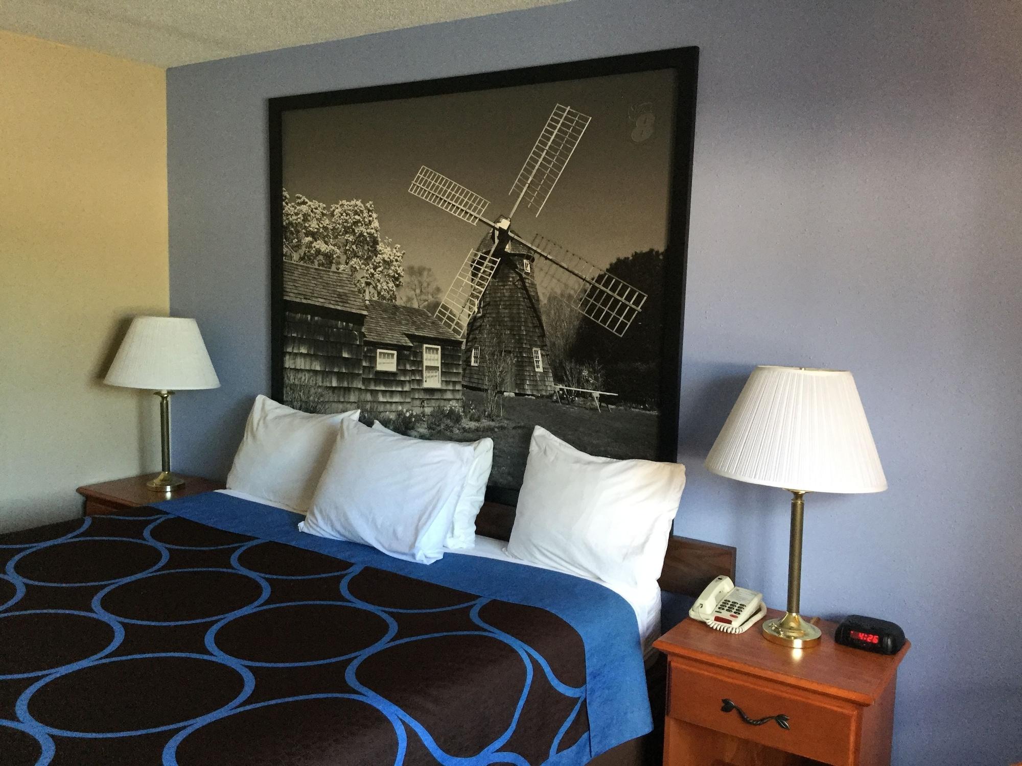 Super 8 By Wyndham Middletown Motel Exterior photo